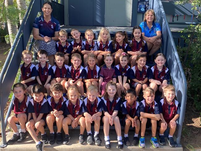 Moranbah East State School 2022 Prep class. (L-R) back row: Lindsay Daly (teacher), Hudson Thorn, Osten Neibling, Lucas Marsson, Nash Matthews, Macey Favre, Grace Murphy, Katrina Sempf (teacher aide); middle row: Harrison Landells, Ari Tonkin, Levi Davey, Reid Johns, Lara Dix, Peyton Reynolds, Willow Nowell, Gracie Bloomfield, Iylah Whatman; front row: Henry Bowering, Charlie Hudson, Kyan Kake, Grayah Fletcher, Hudson Cash, Hazel Smith, Vedanth Tharaken, Blane Wilson, Arlo Bean. Picture: Contributed MKY2022PREP