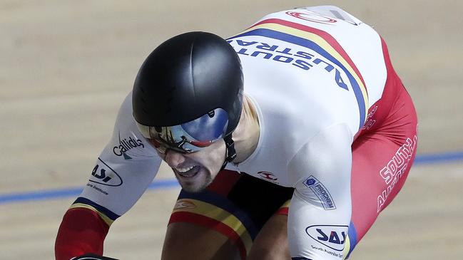 Matt Glaetzer racing in a Mixed Team Sprint challenge at the Adelaide SuperDrome. Picture: Sarah Reed.