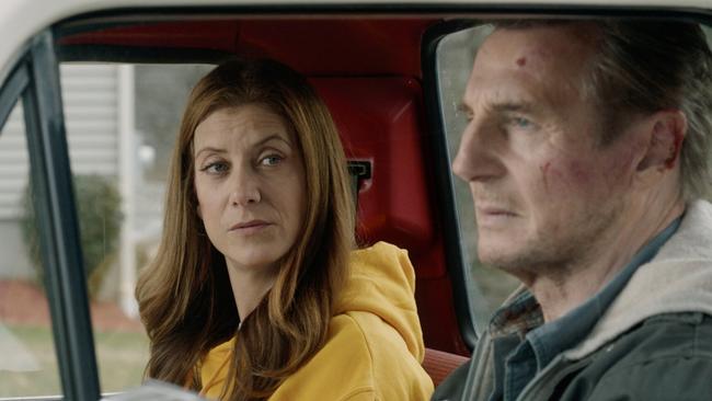 Kate Walsh and Liam Neeson in The Honest Thief.