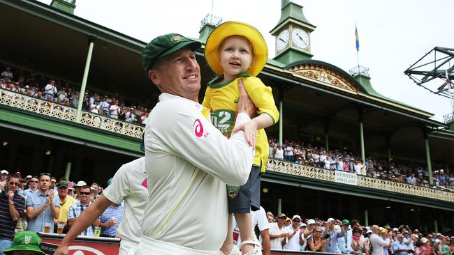 Brad Haddin with his daughter Mia prior to an Ashes Test.