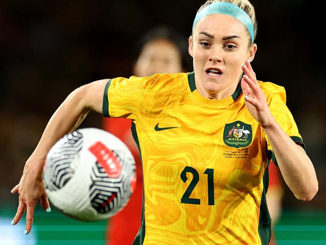 Australia's Ellie Carpenter takes the ball in her control during a friendly football match between Australia and China at Accor Stadium in Sydney on June 03, 2024. (Photo by DAVID GRAY / AFP) / -- IMAGE RESTRICTED TO EDITORIAL USE - STRICTLY NO COMMERCIAL USE --