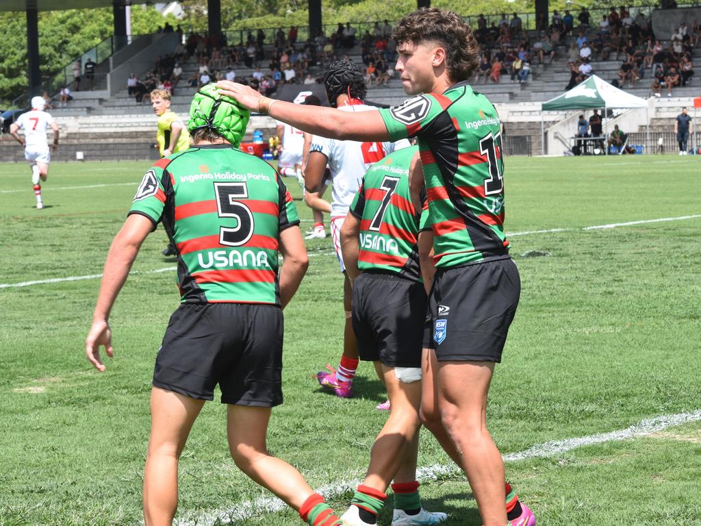 Asher Pung (right) congratulates Hudson Warren. Picture: Sean Teuma