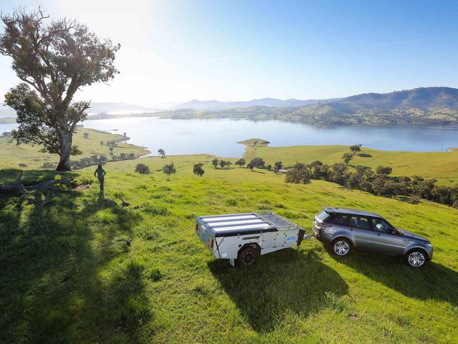 ALBURY NSW AUSTRALIA - Daily Telegraph: AUGUST 24, 2020:Telegraph bush special. Property growth areas around regional NSW - Albury is one of them. Lake Hume near Albury Wodonga.Picture: Simon Dallinger