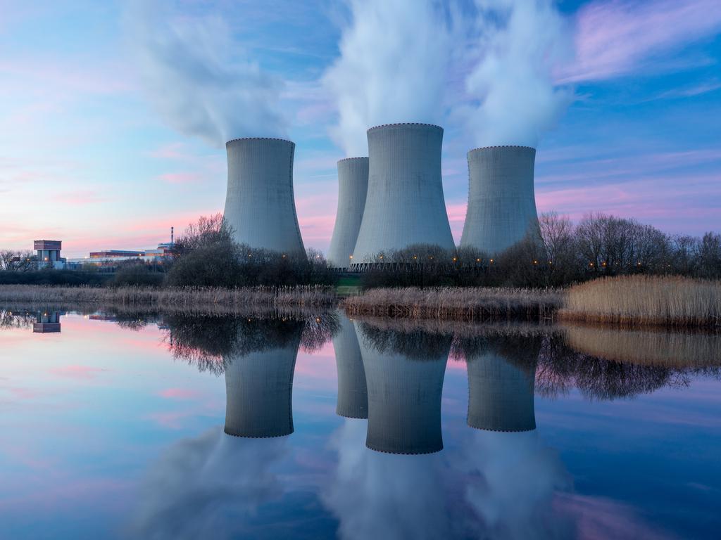 A former state governor wants a royal commission into the use of nuclear energy.