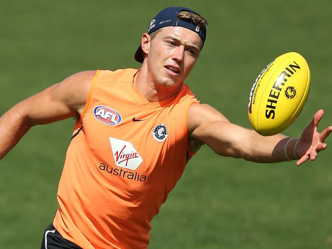 MELBOURNE, AUSTRALIA - MARCH 18: Patrick Cripps of the Blues marks the ball during a Carlton Blues training session at Ikon Park on March 18, 2019 in Melbourne, Australia. (Photo by Michael Dodge/Getty Images)