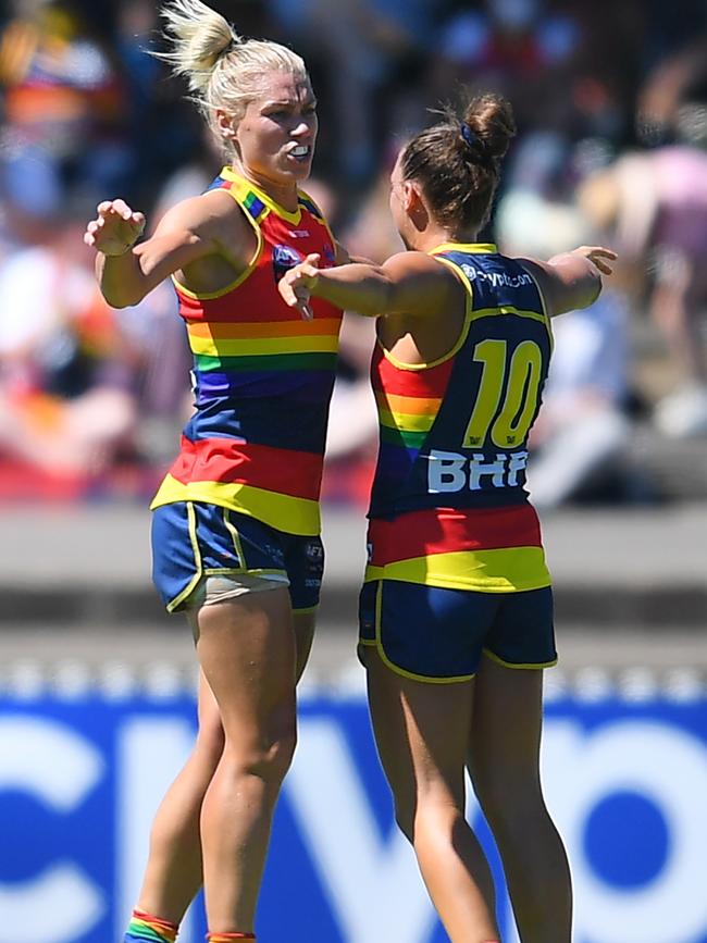 Phillips and Marinoff celebrate a Crows goal during the 2022 season. Picture: Getty Images