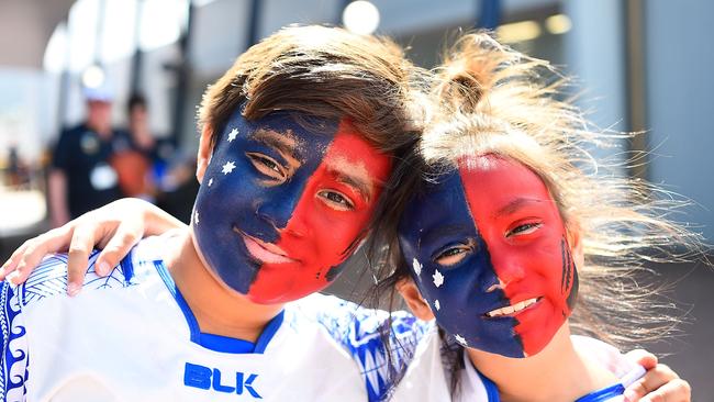 Samoan fans show their support before the start of the 2017 Rugby League World Cup match between Samoa and Scotland at Barlow Park on November 11, 2017 in Cairns, Australia. (Photo by Ian Hitchcock/Getty Images)