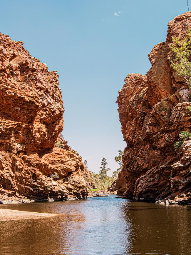 Ellery Creek Big Hole is a popular waterhole 80km west of Alice Springs.