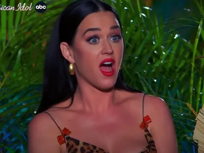 Katy Perry booed by audience for outfit call