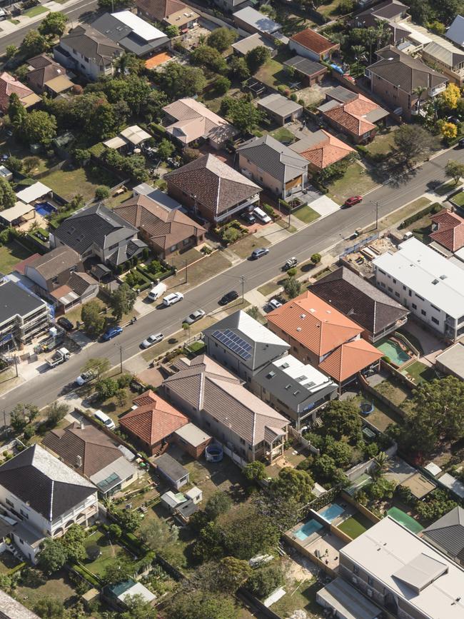 The ten-point plan also recommends new homes be built nea train stations.