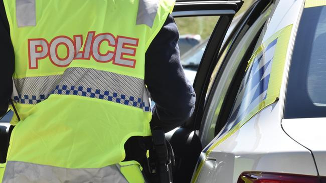 Police on manhunt after alleged wounding incident on the Gold Coast.