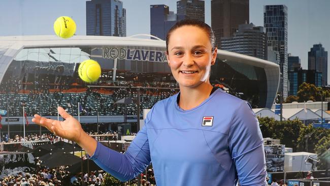 Ash Barty thanks the firefighters for their bravery and selflessness. Picture: Michael Klein/Getty Images