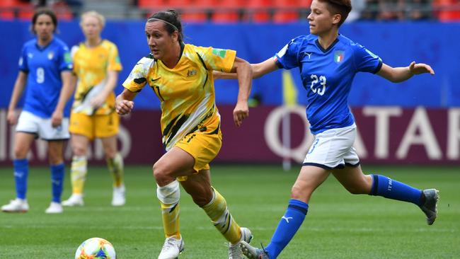 Australia's forward Lisa De Vanna vies with Italy's midfielder Manuela Giugliano: Picture: AFP