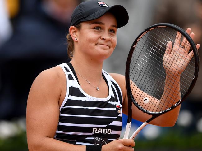 Australia's Ashleigh Barty celebrates after winning against Amanda Anisimova of the US at the end of their women's singles semi-final match on day 13 of The Roland Garros 2019 French Open tennis tournament in Paris on June 7, 2019. (Photo by Christophe ARCHAMBAULT / AFP)