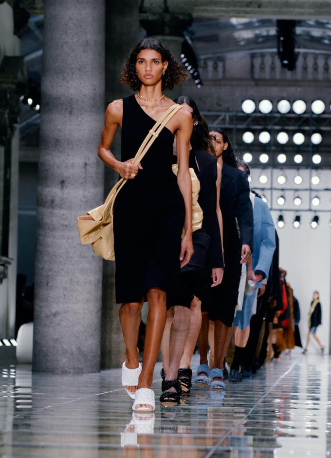 Why Did Bottega Veneta Leave Instagram (The First Fashion Brand To