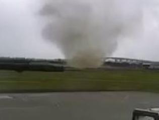 Brisbane Airport 'tornado' dust devil