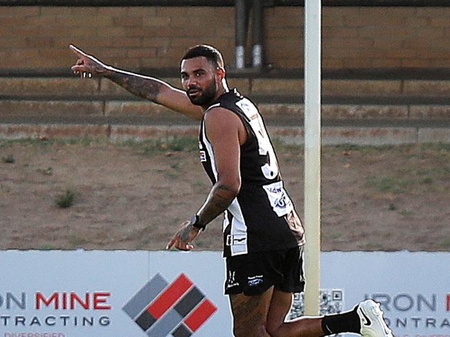 Roos reach out to embattled former player
