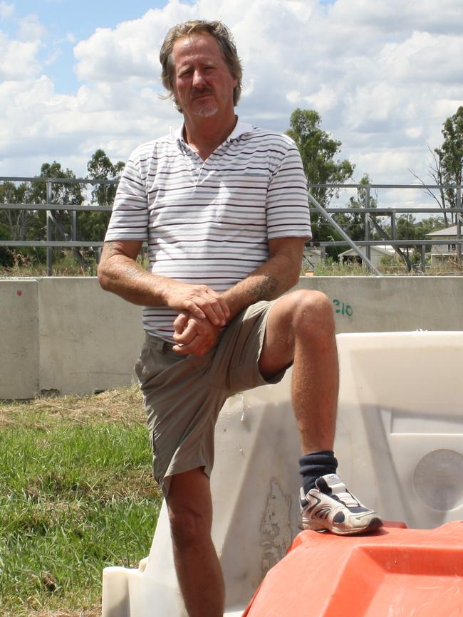 David Dowdle and Frank Beerens say the Leyburn barriers are an eyesore and are calling for their removal. Photo Kerri Burns-Taylor / Warrick Daily News / Warwick Daily News