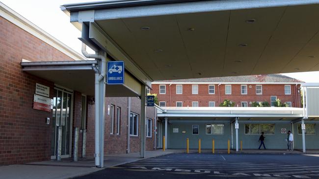 Salvoza began working at the Dubbo Base Hospital (pictured in 2009) in November 2021.