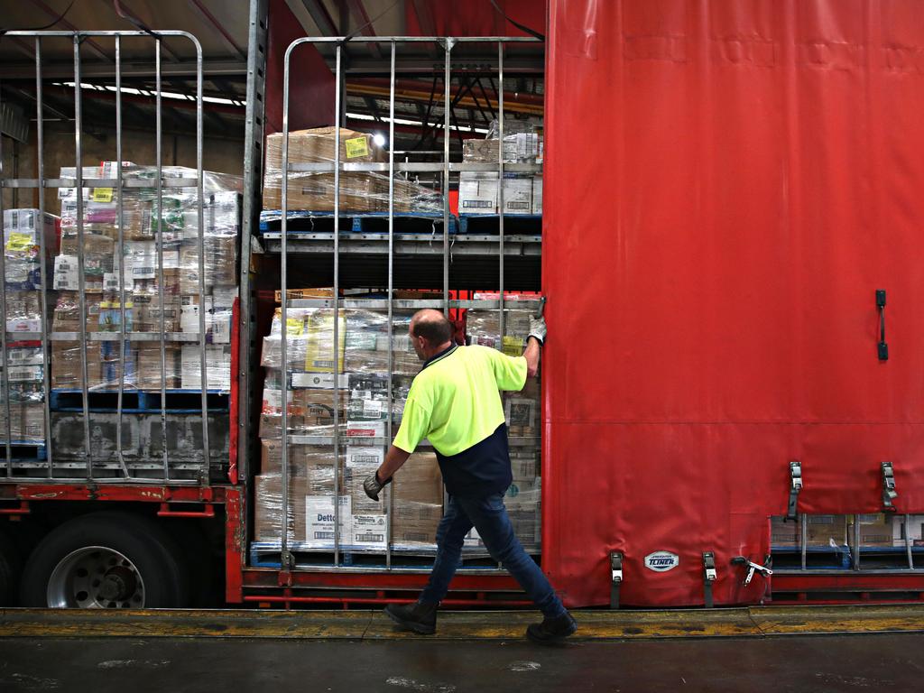 Woolworths wants to roll out rapid antigen testing across all of its distribution sites across the country. Picture: Adam Yip