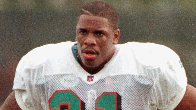 NFL: Former NFL player Phillips found dead in jail