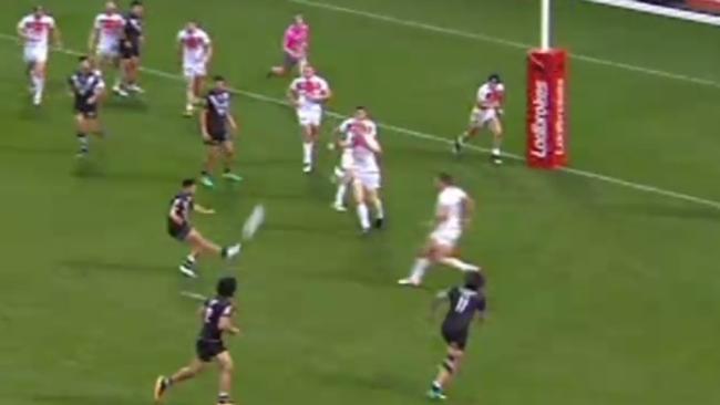 Shaun Johnson kicks a field goal.