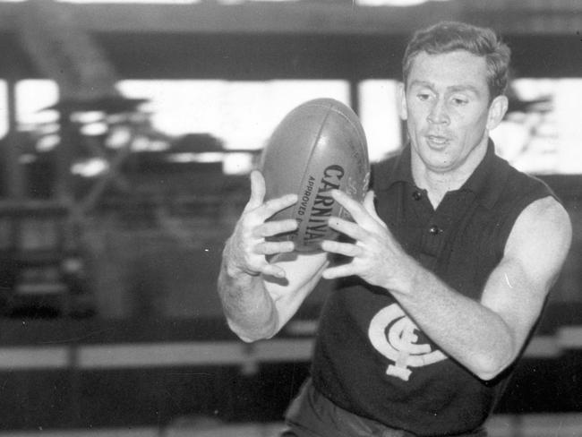 Carlton's Gordon Collis got contacts, won a Brownlow.