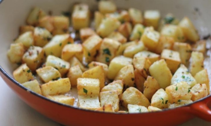 Crispy roast potato recipe: Why baking soda is the secret ...