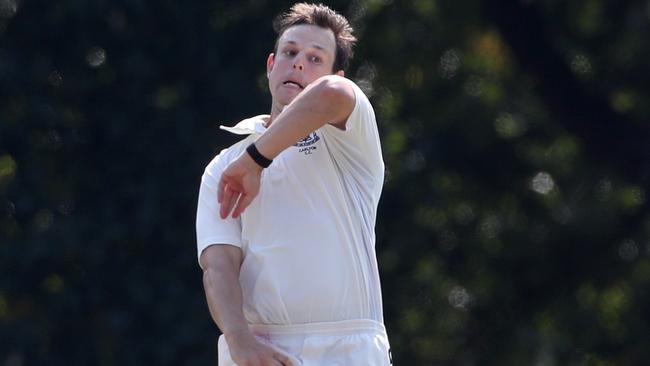 Evan Gulbis in action for Carlton.