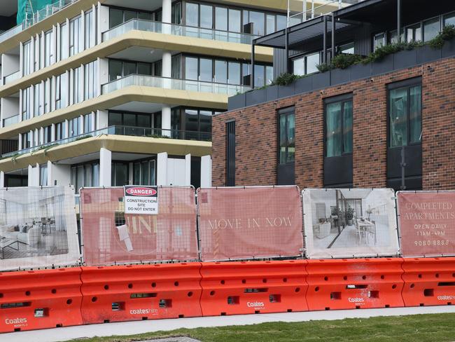 SYDNEY, AUSTRALIA: NewsWire Photos: APRIL 02 2024: A general stock view of a construction site for an apartment complex in Willoughby in Sydney, as Australian house prices hit record high for fifth consecutive month, making it increasingly difficult for new home buyers to get into the property market with the added cost of inflation. Picture: NCA NewsWire/ Gaye Gerard