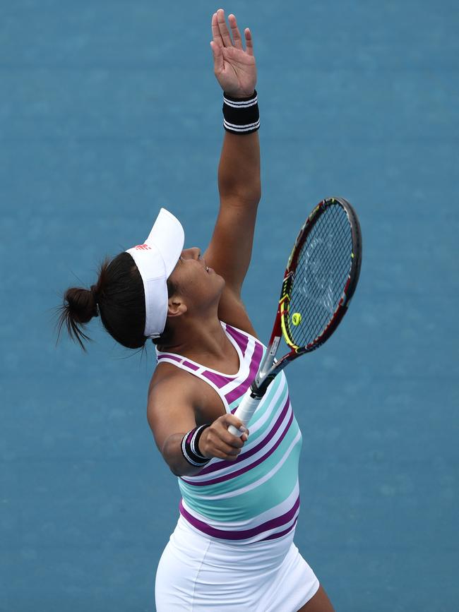 Heather Watson serves during her singles match against Isabelle Wallace. Picture: ROBERT CIANFLONE/GETTY IMAGES