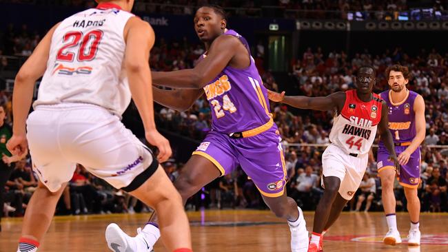 Sydney Kings star Jae'sean Tate takes on the Illawarra defence. Picture: AAP