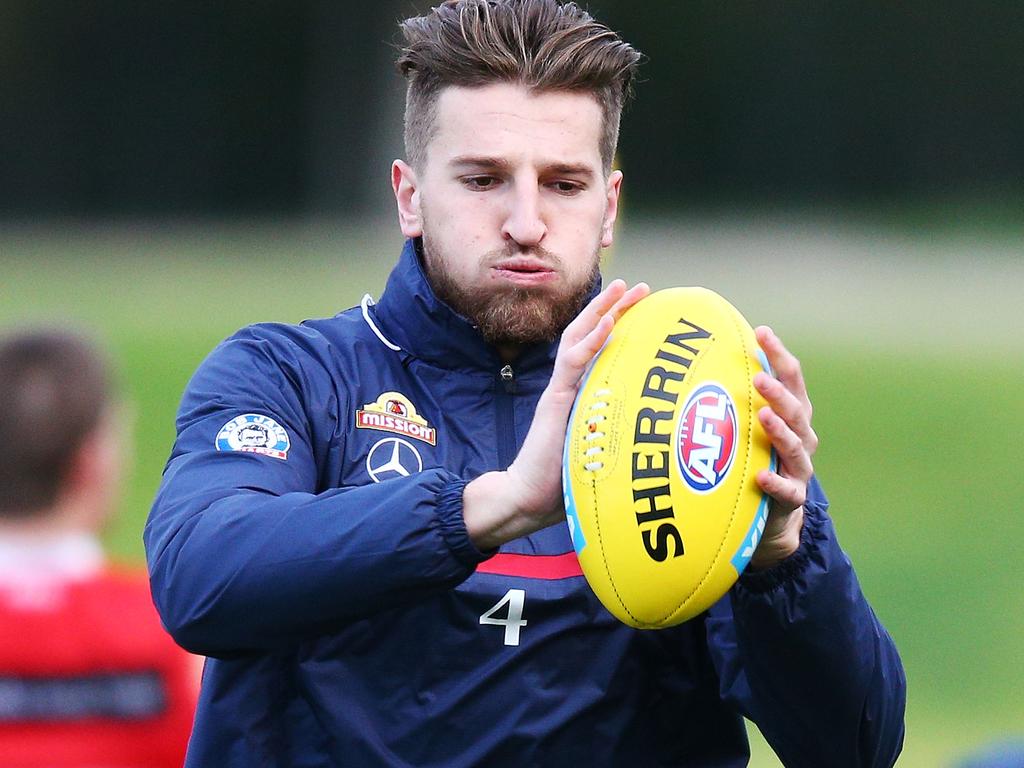 MELBOURNE, AUSTRALIA - JULY 10:  Marcus Bontempelli of the Bulldogs marks the ball during a Western Bulldogs AFL media opportunity at Whitten Oval on July 10, 2018 in Melbourne, Australia.  (Photo by Michael Dodge/Getty Images)