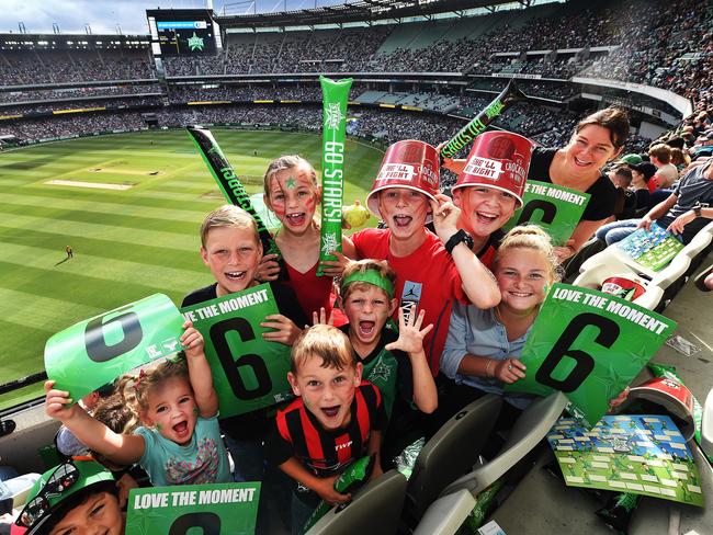 Crowd Pics at Big Bash .  Stars Vs Renegades at the MCG.Picture:Rob Leeson.