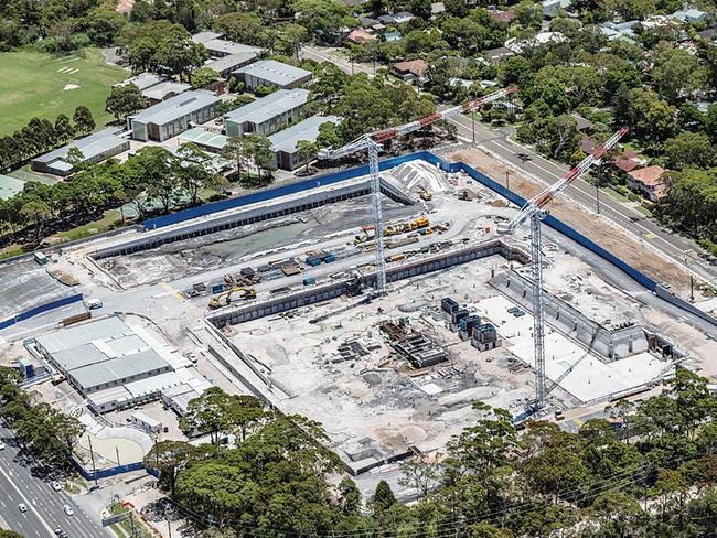 An aerial photo of the Northern Beaches Hospital at Frenchs Forest in December 2015.