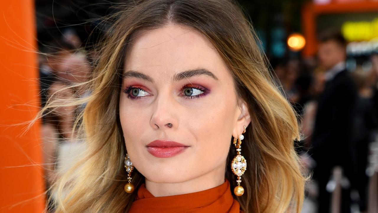 MUST CREDIT GETTYONE TIME USE - FEE APPLIESLONDON, ENGLAND - JULY 30: Margot Robbie attends the "Once Upon a Time... in Hollywood"  UK Premiere at Odeon Luxe Leicester Square on July 30, 2019 in London, England. (Photo by Dave J Hogan/Getty Images)