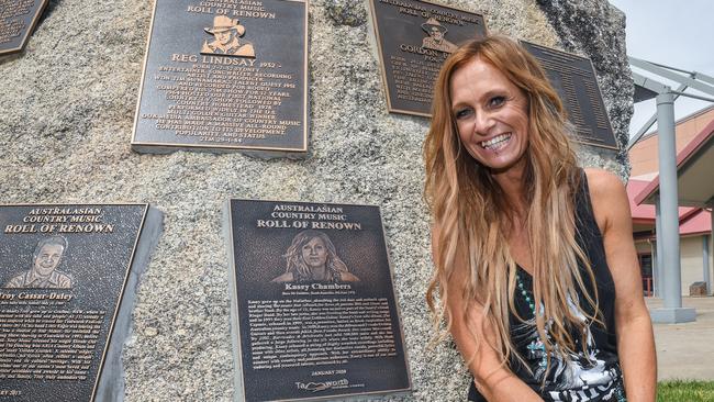 Country musician Kasey Chambers with her Roll of Renown plaque in Tamworth. Picture: AAP