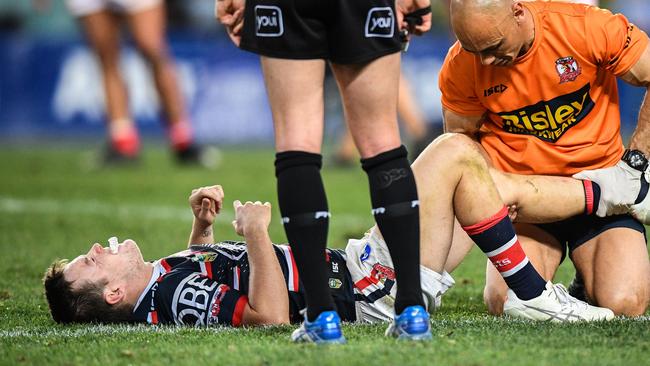 Keary went down with a knee injury on Sunday. AAP Image/Brendan Esposito.