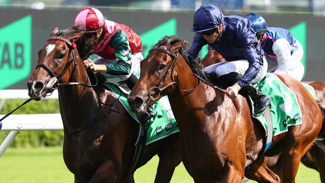 Kimochi (left) holds out a brave Learning To Fly to win the Group 2 Light Fingers Stakes at Randwick. Picture: Getty Images