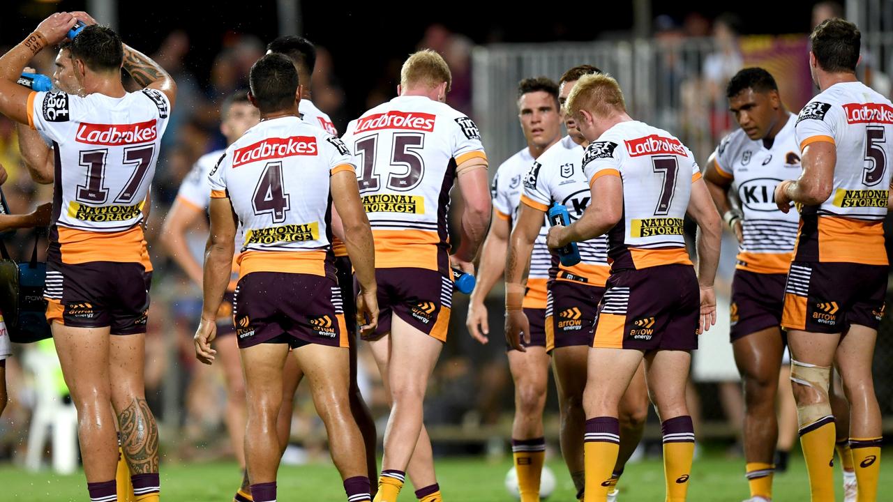 Broncos players struggle in the TIO Stadium heat. Picture: Scott Davis - NRL Photos