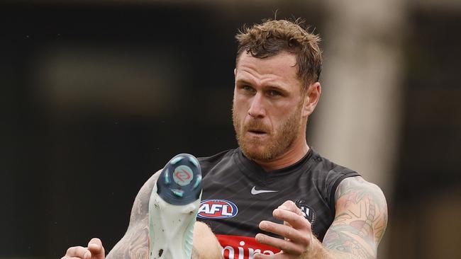 NCA. MELBOURNE, AUSTRALIA. 6th February, 2025 . Collingwood training at Olympic Park.  Tim Membrey  kicks at goal .  Picture: Michael Klein