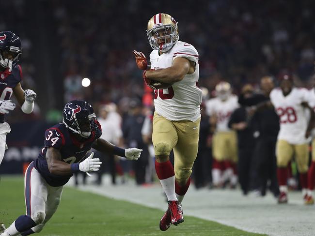 Jarryd Hayne catches 'fastballs' from Colin Kaepernick before reporting for  duty with 49ers