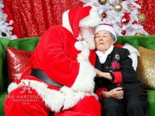 Karen Rangel's love for Santa started when decades ago, her son says. (The Hartsocks' Photography)