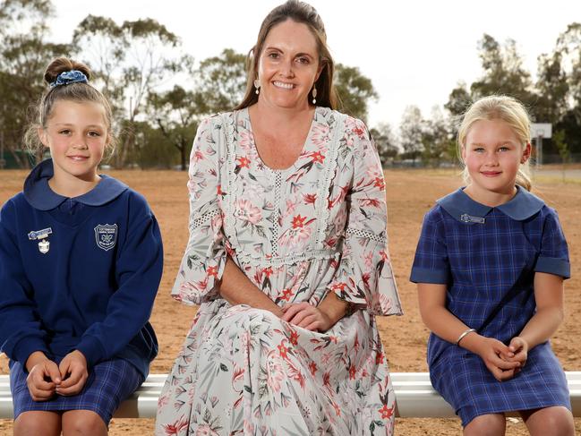 Tottenham Central School principal Amanda Thorpe with students school captain Abigail Medcalf, 11 and Kate Attenborough, 9. Picture: Jonathan Ng