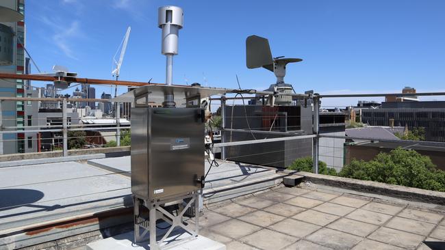 The new automated pollen counter has been installed on top of the McCoy building at Melbourne University. Supplied: Melbourne Uni