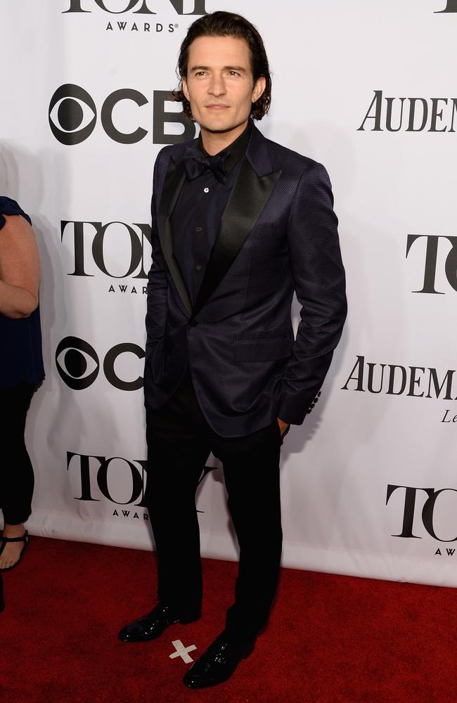 Orlando Bloom looking dapper in a navy tux.