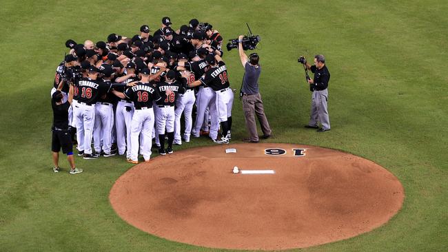 Like right out of a movie- Dee Gordon hits a home run on the first at bat  after the passing of the great Jose Fernandez…