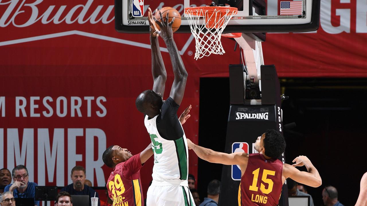 Tacko fall standing store dunk