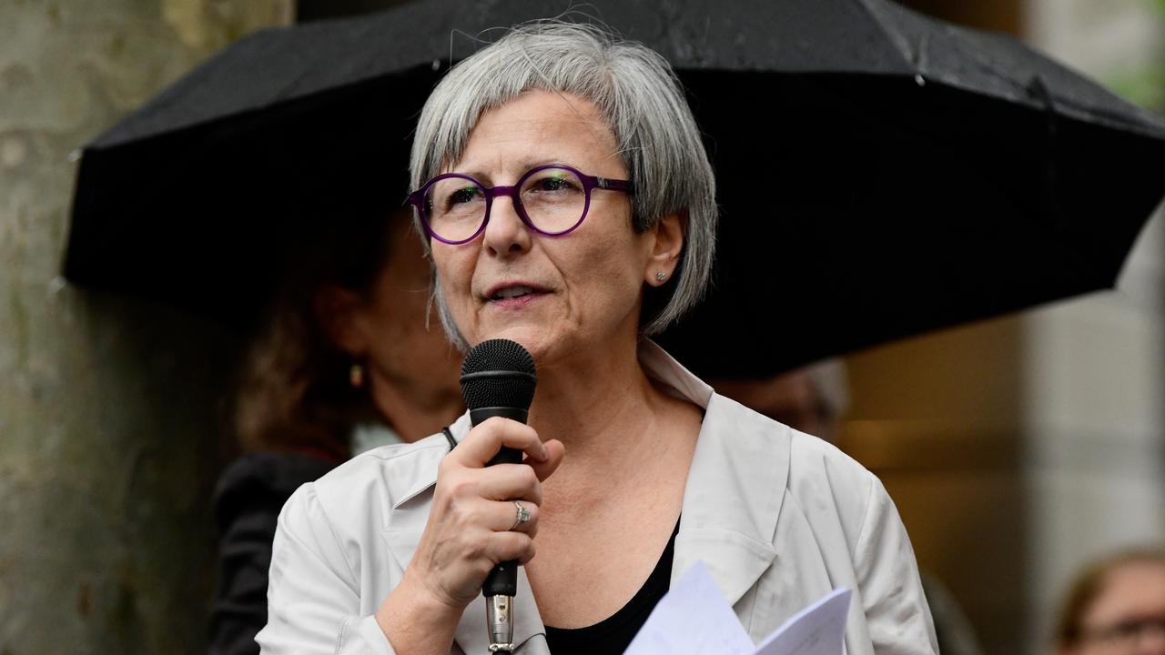 Ex-SBS newsreader in anti-Semitism battle
