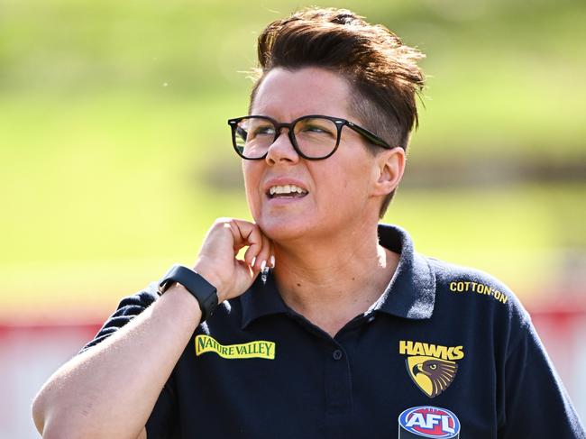 PERTH, AUSTRALIA - AUGUST 07: Bec Goddard, coach of the Hawks addresses their players at three quarter time during the West Coast Eagles and Hawthorn Hawks AFLW practice match at Mineral Resources Park on August 07, 2022 in Perth, Australia. (Photo by Daniel Carson/AFL Photos via Getty Images)